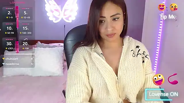 Snapshot of Paulina_627 chatting on 12/10/24, 07:11 Paulina 627 online show from 12/10/24, 07:11
