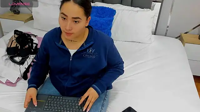 Ayla martinez online show from 02/05/25, 01:58