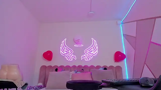  scarletmoore online show from 02/08/25, 10:29