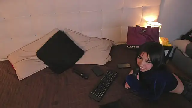 Zowi Hottiee online show from 02/19/25, 06:00