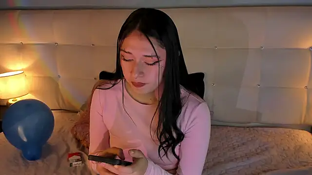 Zowi Hottiee online show from 09/12/25, 02:55