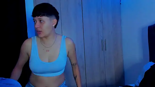 violet casper  online show from 02/19/25, 10:20