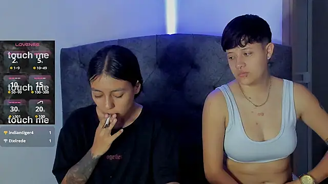 violet casper  online show from 02/25/25, 01:50