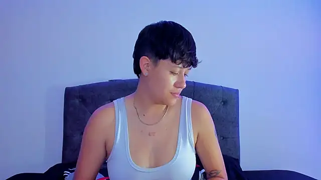 violet casper  online show from 03/20/25, 04:20