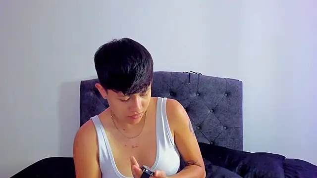 violet casper  online show from 03/21/25, 01:34