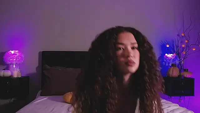 Denise Garciia online show from 11/14/25, 01:21