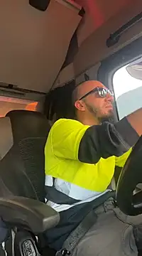 donnuozfutura online show from 12/31/24, 04:14