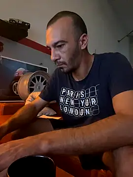 donnuozfutura online show from 10/05/25, 06:12