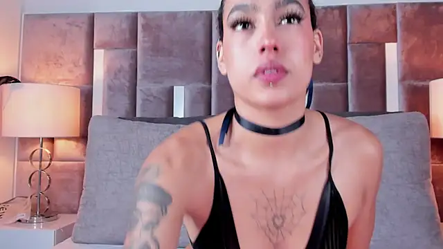 Nia Bunny online show from 11/05/25, 12:49