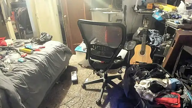 Snapshot of deadpi chatting on 12/10/24, 04:45 deadpi online show from 12/10/24, 04:45