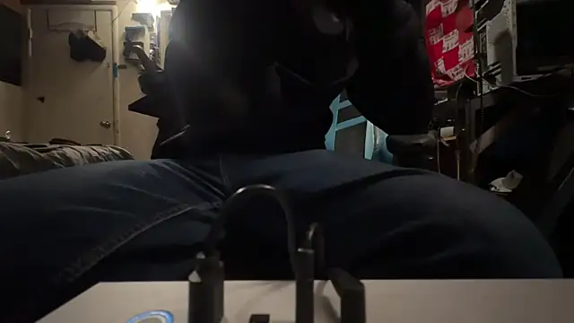 Snapshot of deadpi chatting on 01/30/25, 06:43 deadpi online show from 01/30/25, 06:43