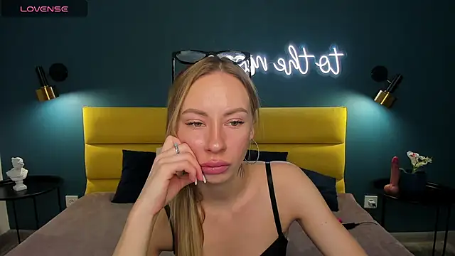 Snapshot of Diana_Garrett chatting on 10/11/25, 01:38 Diana Garrett online show from 10/11/25, 01:38