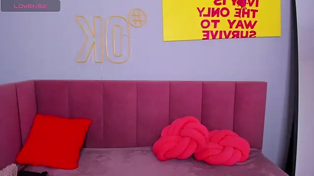 Snapshot of Diana_Garrett chatting on 11/20/25, 02:56 Diana Garrett online show from 11/20/25, 02:56