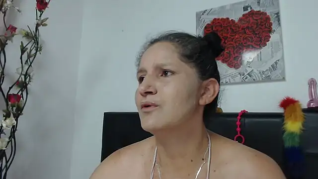 Snapshot of Angelinna_Milf chatting on 01/23/25, 02:33 Angelinna Milf online show from 01/23/25, 02:33