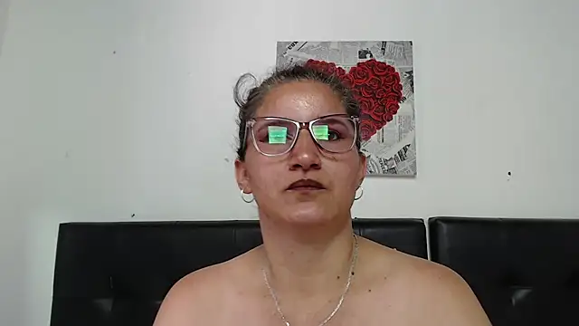 Snapshot of Angelinna_Milf chatting on 10/14/25, 07:25 Angelinna Milf online show from 10/14/25, 07:25