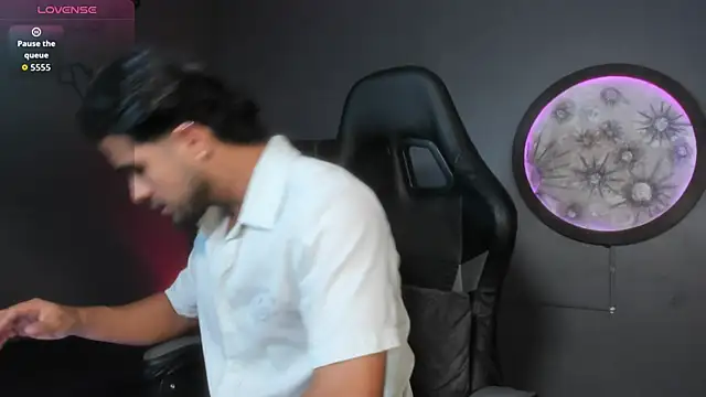 khriss brown online show from 11/19/25, 08:53