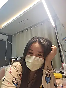 2hyun online show from 03/05/25, 02:45