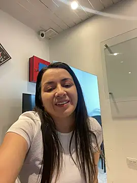 Snapshot of Kimkalifa_ chatting on 01/08/25, 12:47 Kimkalifa online show from 01/08/25, 12:47