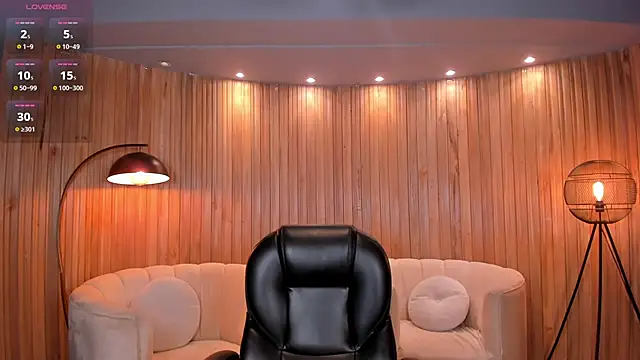 Snapshot of ChloePreston_ chatting on 12/18/24, 11:24 ChloePreston online show from 12/18/24, 11:24
