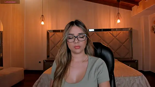 Snapshot of ChloePreston_ chatting on 12/28/24, 10:36 ChloePreston online show from 12/28/24, 10:36