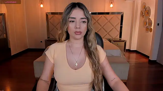 Snapshot of ChloePreston_ chatting on 01/19/25, 10:39 ChloePreston online show from 01/19/25, 10:39