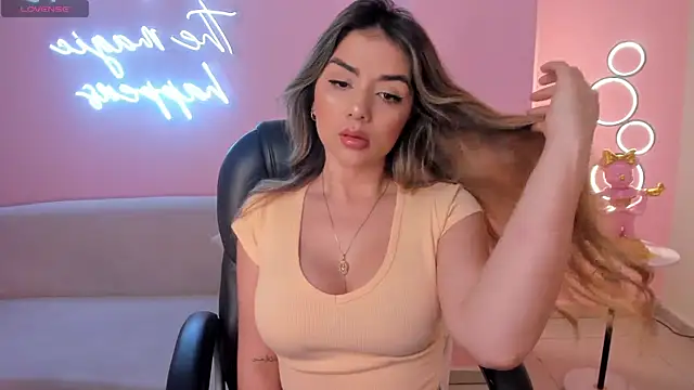 Snapshot of ChloePreston_ chatting on 03/11/25, 10:40 ChloePreston online show from 03/11/25, 10:40