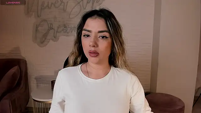 Snapshot of ChloePreston_ chatting on 03/17/25, 10:38 ChloePreston online show from 03/17/25, 10:38