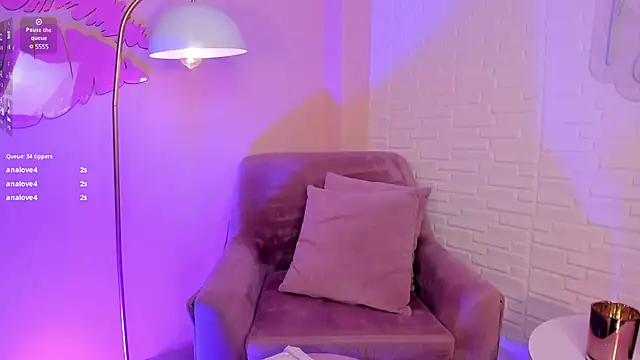 Snapshot of ChloePreston_ chatting on 03/18/25, 01:42 ChloePreston online show from 03/18/25, 01:42