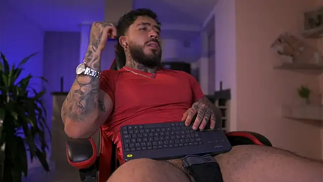 LeoSalvatore  online show from 11/11/25, 05:29