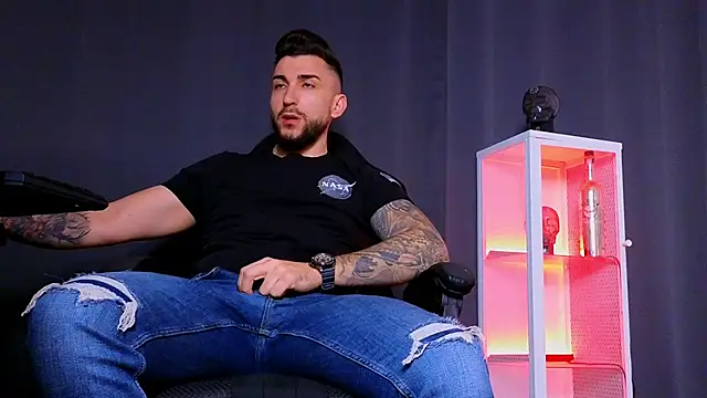 Snapshot of MightyAaron66 chatting on 02/09/25, 03:45 MightyAaron66 online show from 02/09/25, 03:45