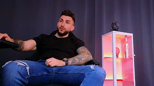 Snapshot of MightyAaron66 chatting on 02/11/25, 05:47 MightyAaron66 online show from 02/11/25, 05:47