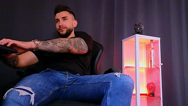 Snapshot of MightyAaron66 chatting on 02/11/25, 08:48 MightyAaron66 online show from 02/11/25, 08:48