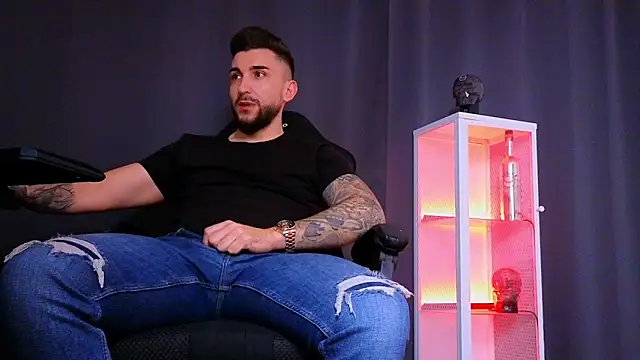 Snapshot of MightyAaron66 chatting on 02/11/25, 03:40 MightyAaron66 online show from 02/11/25, 03:40