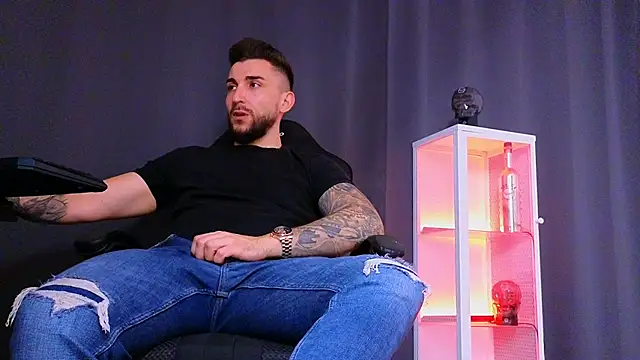 Snapshot of MightyAaron66 chatting on 02/11/25, 09:14 MightyAaron66 online show from 02/11/25, 09:14