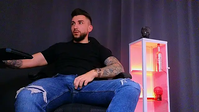 Snapshot of MightyAaron66 chatting on 02/12/25, 05:58 MightyAaron66 online show from 02/12/25, 05:58