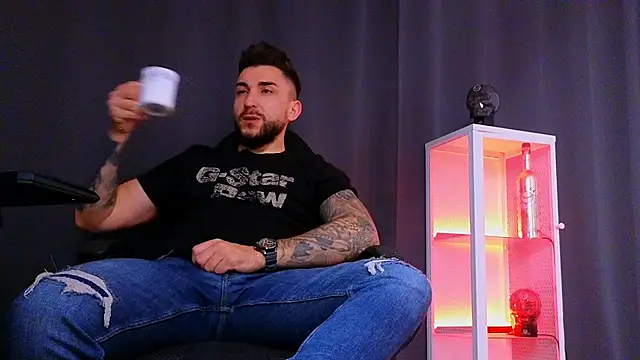 Snapshot of MightyAaron66 chatting on 02/14/25, 02:50 MightyAaron66 online show from 02/14/25, 02:50