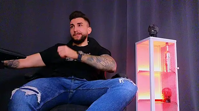 Snapshot of MightyAaron66 chatting on 02/14/25, 05:51 MightyAaron66 online show from 02/14/25, 05:51