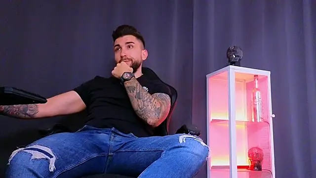 Snapshot of MightyAaron66 chatting on 02/14/25, 09:13 MightyAaron66 online show from 02/14/25, 09:13