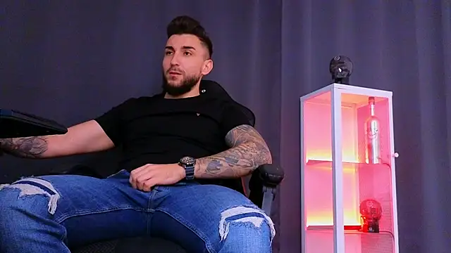 Snapshot of MightyAaron66 chatting on 02/15/25, 10:52 MightyAaron66 online show from 02/15/25, 10:52