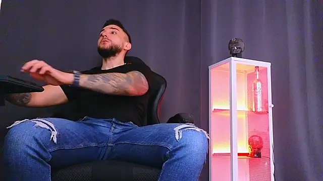 Snapshot of MightyAaron66 chatting on 02/16/25, 10:54 MightyAaron66 online show from 02/16/25, 10:54