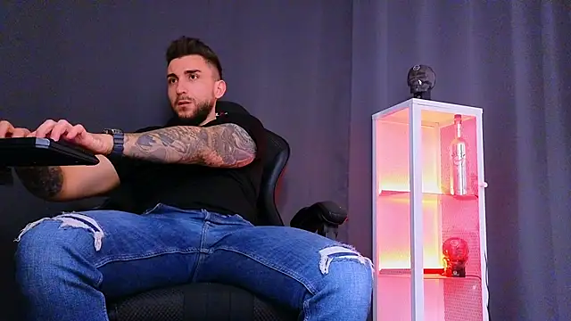 Snapshot of MightyAaron66 chatting on 02/17/25, 06:09 MightyAaron66 online show from 02/17/25, 06:09