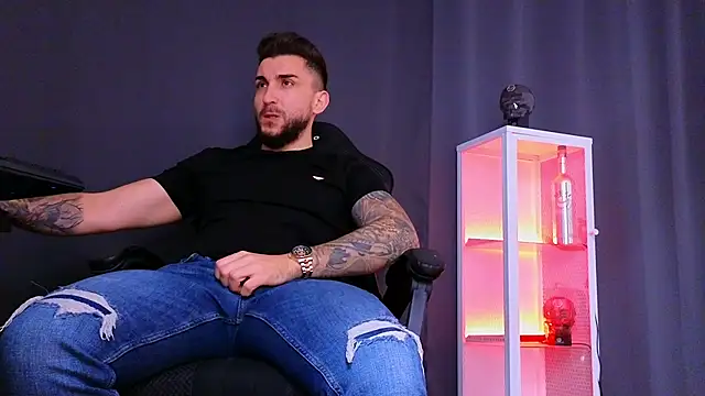 Snapshot of MightyAaron66 chatting on 02/17/25, 05:32 MightyAaron66 online show from 02/17/25, 05:32