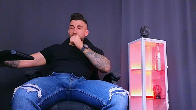 Snapshot of MightyAaron66 chatting on 02/20/25, 03:45 MightyAaron66 online show from 02/20/25, 03:45