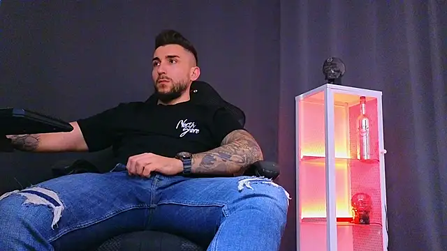 Snapshot of MightyAaron66 chatting on 02/22/25, 12:19 MightyAaron66 online show from 02/22/25, 12:19