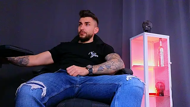 Snapshot of MightyAaron66 chatting on 02/24/25, 02:48 MightyAaron66 online show from 02/24/25, 02:48