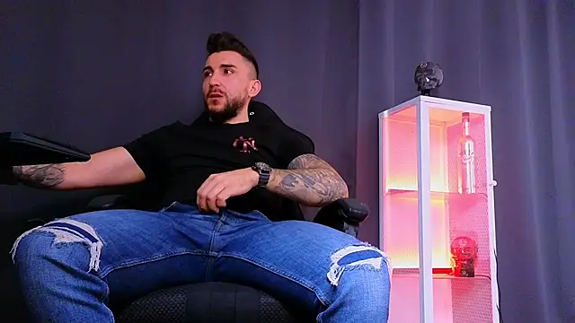 Snapshot of MightyAaron66 chatting on 02/25/25, 10:15 MightyAaron66 online show from 02/25/25, 10:15