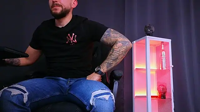 Snapshot of MightyAaron66 chatting on 02/26/25, 10:47 MightyAaron66 online show from 02/26/25, 10:47