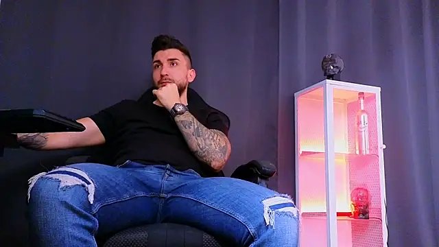 Snapshot of MightyAaron66 chatting on 03/01/25, 05:42 MightyAaron66 online show from 03/01/25, 05:42