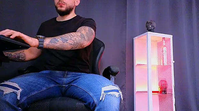 Snapshot of MightyAaron66 chatting on 03/01/25, 11:50 MightyAaron66 online show from 03/01/25, 11:50