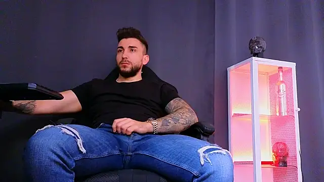 Snapshot of MightyAaron66 chatting on 03/02/25, 09:10 MightyAaron66 online show from 03/02/25, 09:10